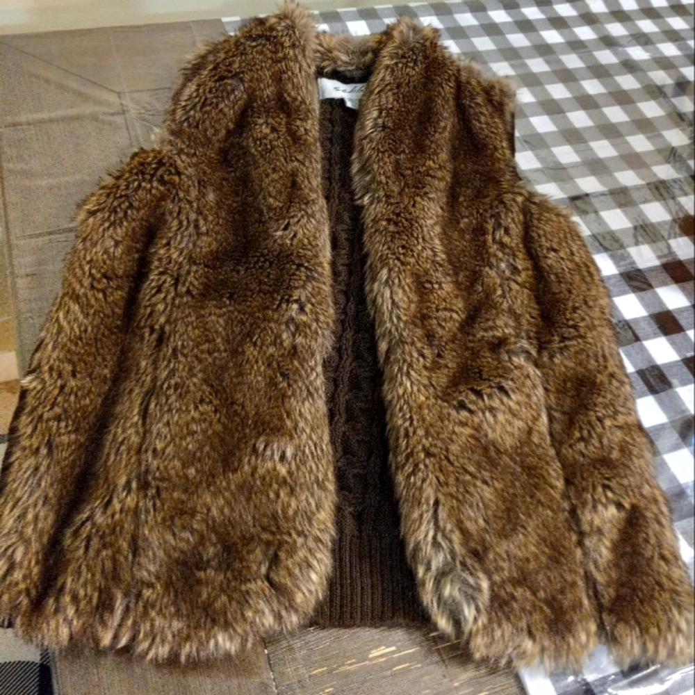 NEW FUR VEST - Picture 2 of 5
